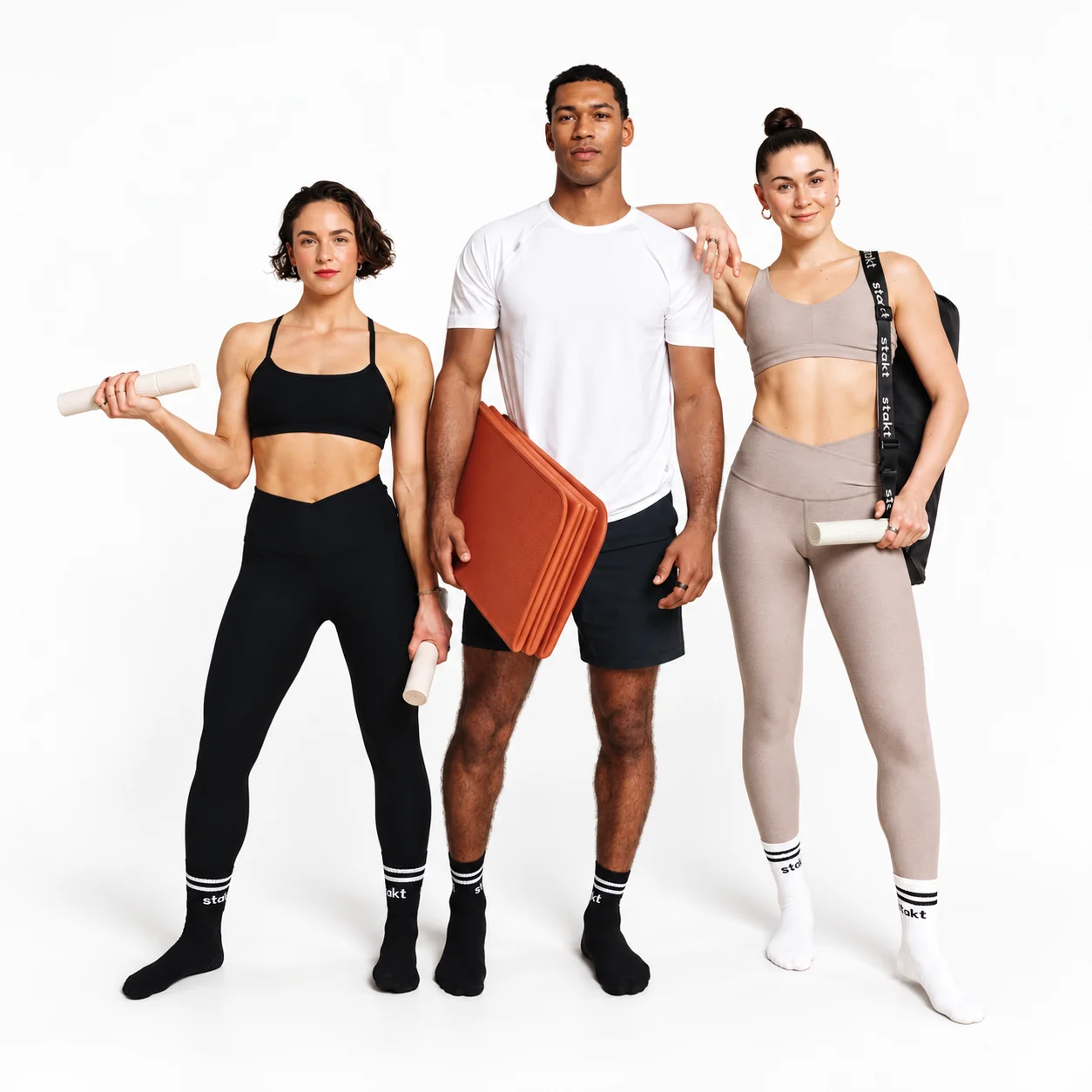 Tres atletas que representan una comunidad de entrenamiento
